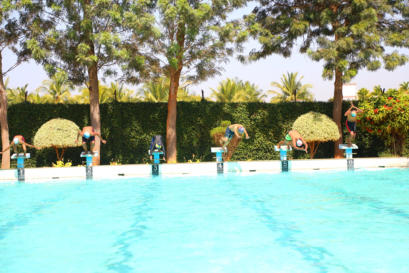 Swimming pool at Varin